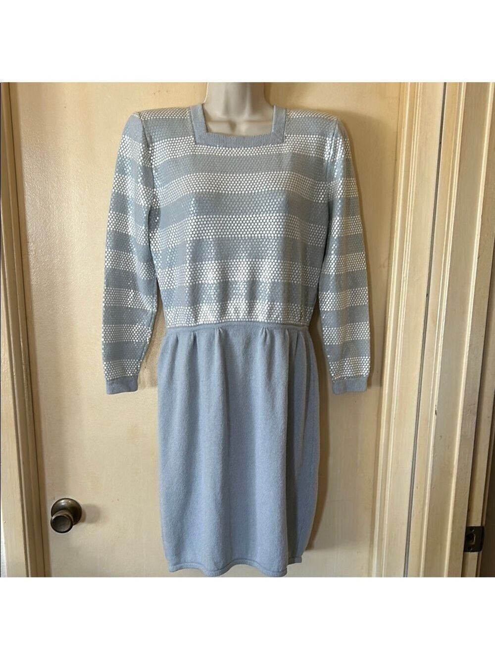 St John by Marie Grey Vintage Santana light blue knit with sparkle size 10